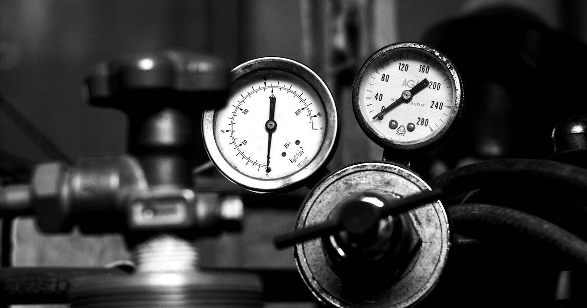 Manometros industriales en blanco y negro